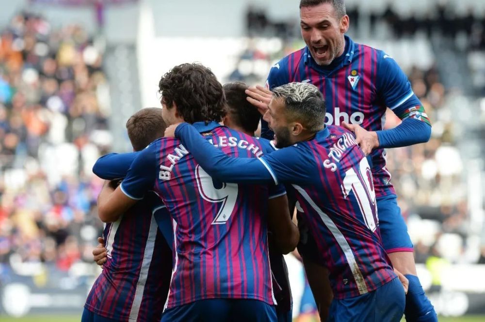 拉入咖啡馆 拉入咖啡馆